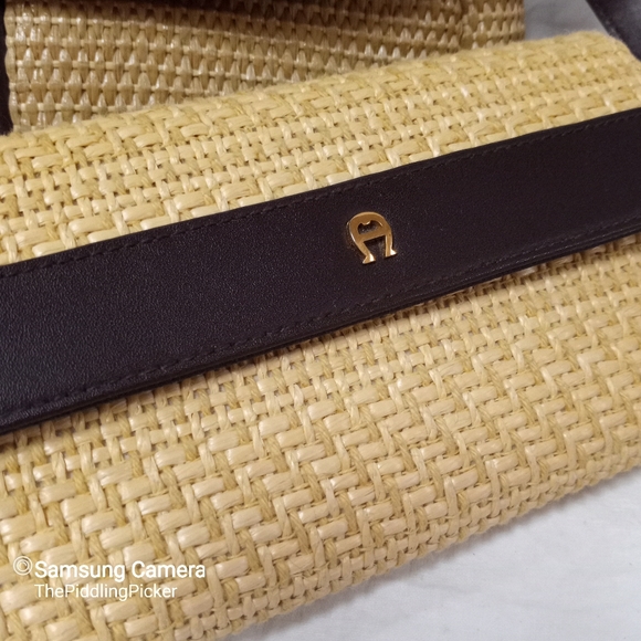 Etienne Aigner Purse with matching Wallet - Picture 12 of 16